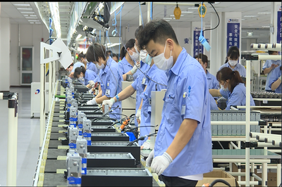 同方湖北宜城工廠首批“鯤鵬”臺式電腦順利下線，開啟國產計算機新篇章